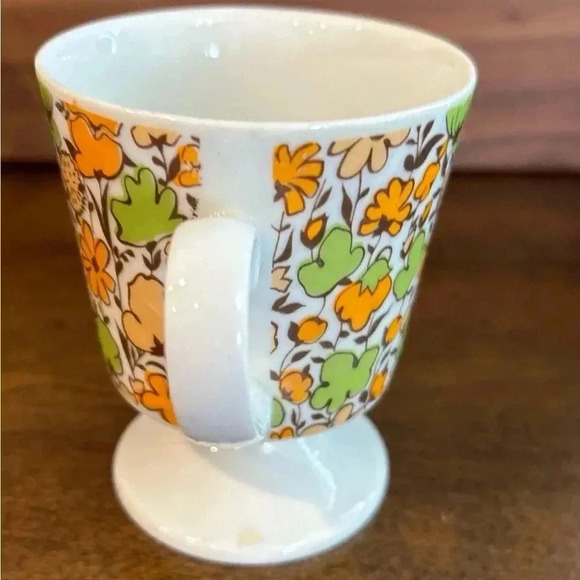 Vintage Mid-Century Chintz Floral Pedestal Footed Coffee Mug Excellent Condition - Picture 2 of 8
